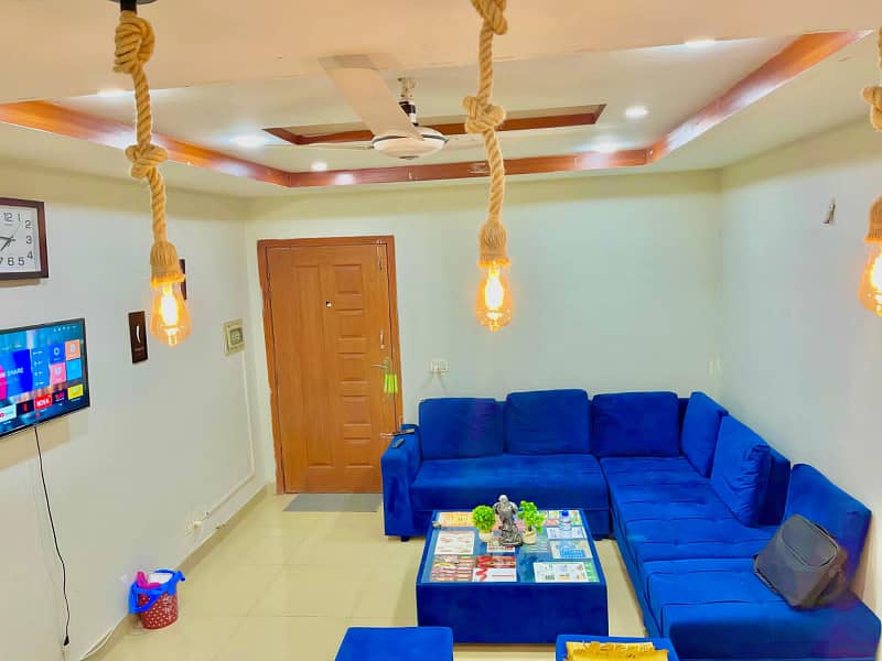 Per day flat available. 1. bed 2bed fully furnished 1