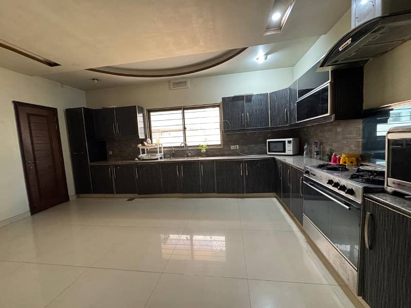 1 kanal furnished Lower portion including electricity available for rent in DHA Phase 5. 6