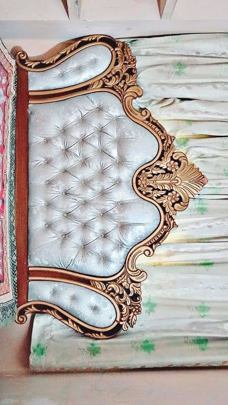 heavy bride bed in a new condition 1