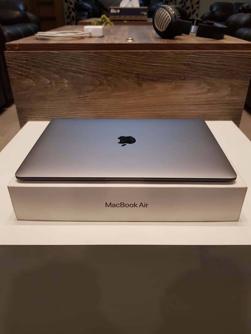 MacBook Air M1 2020 for Sale - Excellent Condition! 5