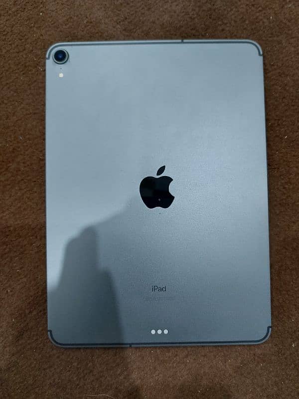 I pad Pro 11 inch 256GB pta approved full new condition 10/10 1