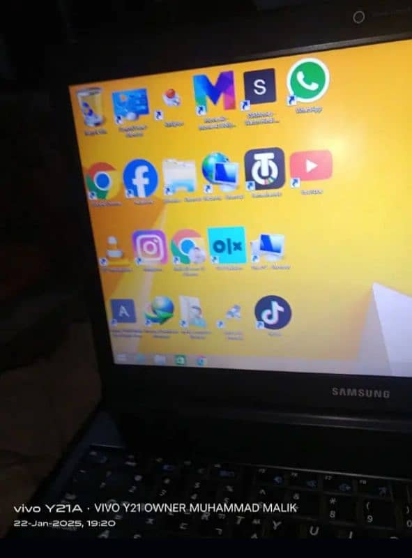 Laptop Samsung i5 4 ram 1