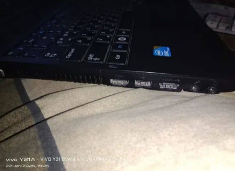 Laptop Samsung i5 4 ram 11