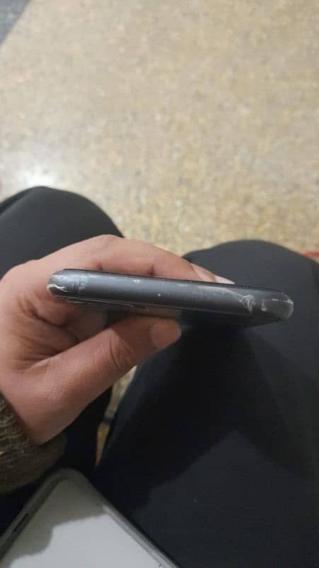 Iphone 11 10/10 Condition 4