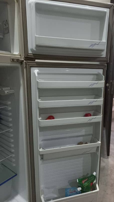 Dawlance Refrigerator 10/10 condition 3