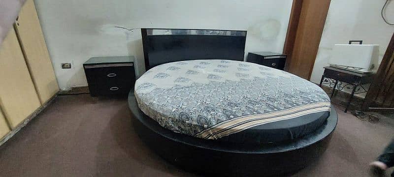 7*7 Feet Round Bed Complete set 3