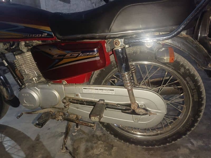 Honda 125 in very Good condition with Golden Number 4