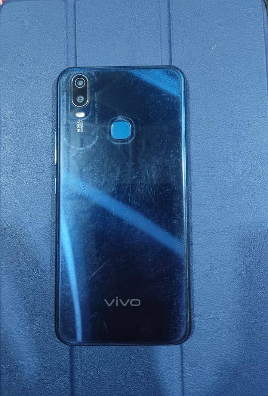 Vivo Y11 3/32. Phone and Box only without charger. Whatsapp 03271058604 2