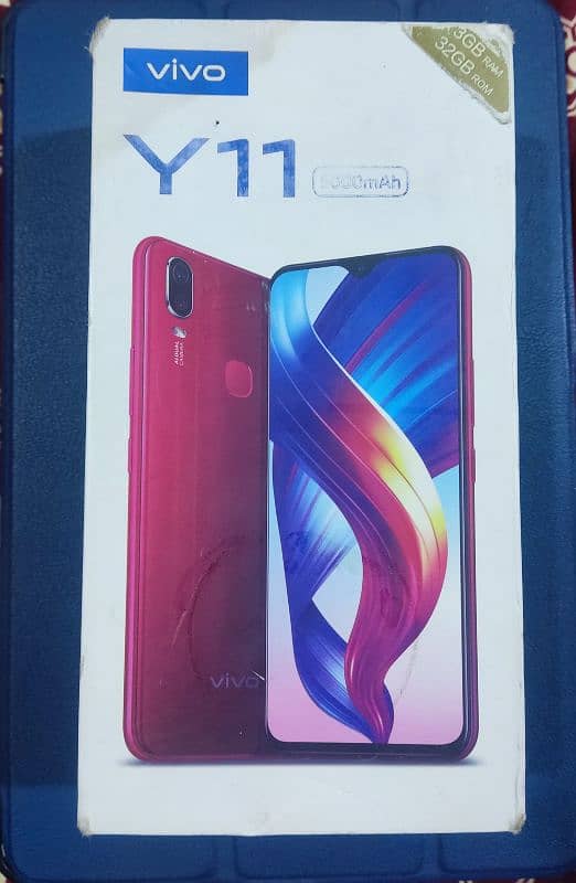 Vivo Y11 3/32. Phone and Box only without charger. Whatsapp 03271058604 5