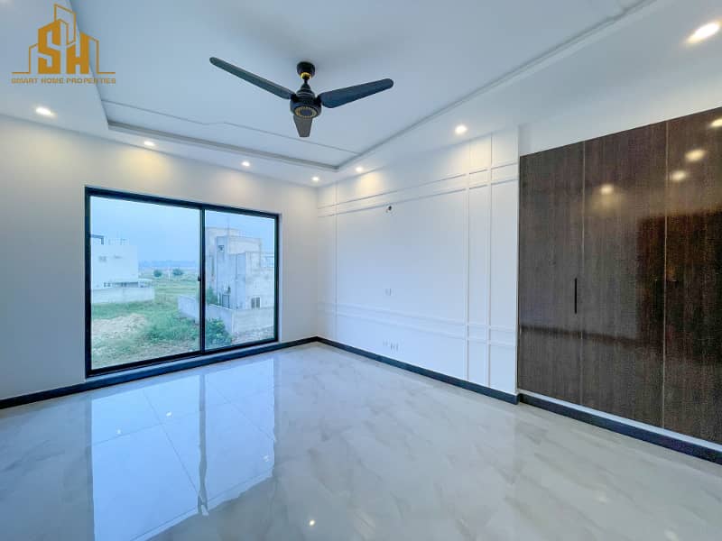 Beautiful Designed 1 Kanal Modern House For Sale In DHA Phase 7 32