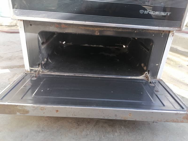 Italian Oven INDESIT Cooking Range (stove with built-in Gas oven) 10