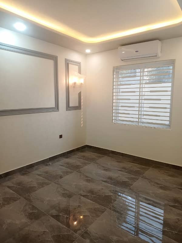 PECHS BLOCK 6, Brand New 2400 SqFt, Apartment For Sale. 4