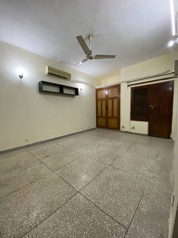 SINGLE STOREY HOUSE IS AVAILABLE FOR RENT IN I-8 ISLAMABAD 0