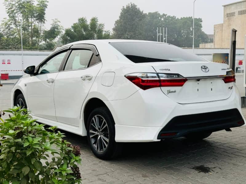 Toyota Altis Grande 2022 1