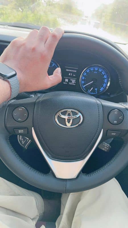 Toyota Corolla 1.8 Altis with Cruise Control and Without Sunroof 1