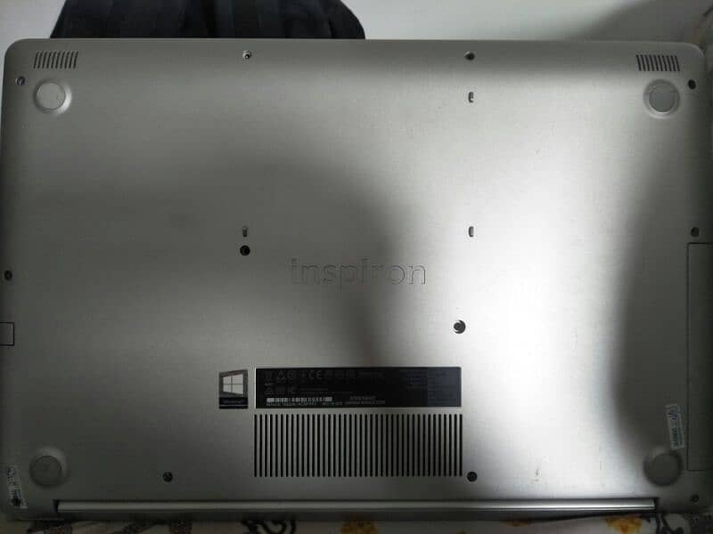 Dell Inspiron 5770 0