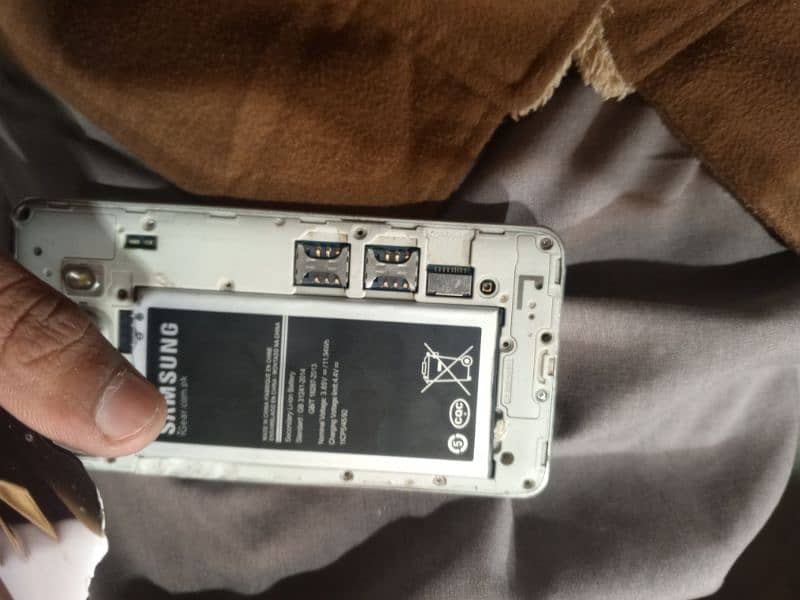 samsung j 5 condition used orrigional panal 2