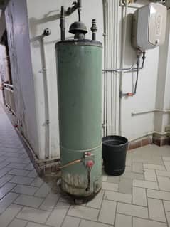 gas geyser for sale used 30 litre