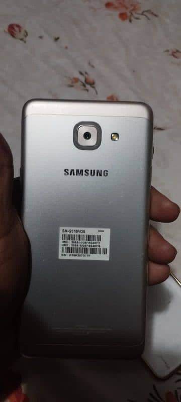 Samsung J7 Max 3/32GB Rs 23000/ 1