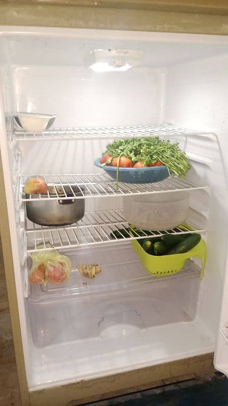 Dawalance Refrigerator FOR SALE 4