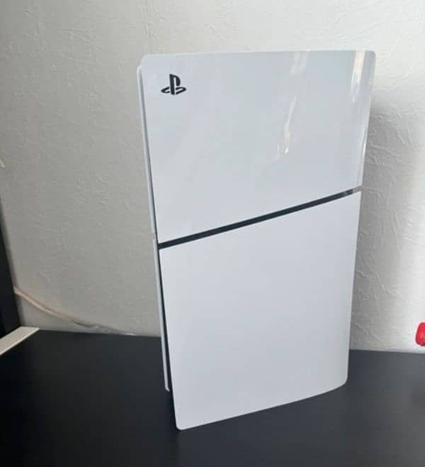 PS5 SLIM DIGITAL (Like New) 4