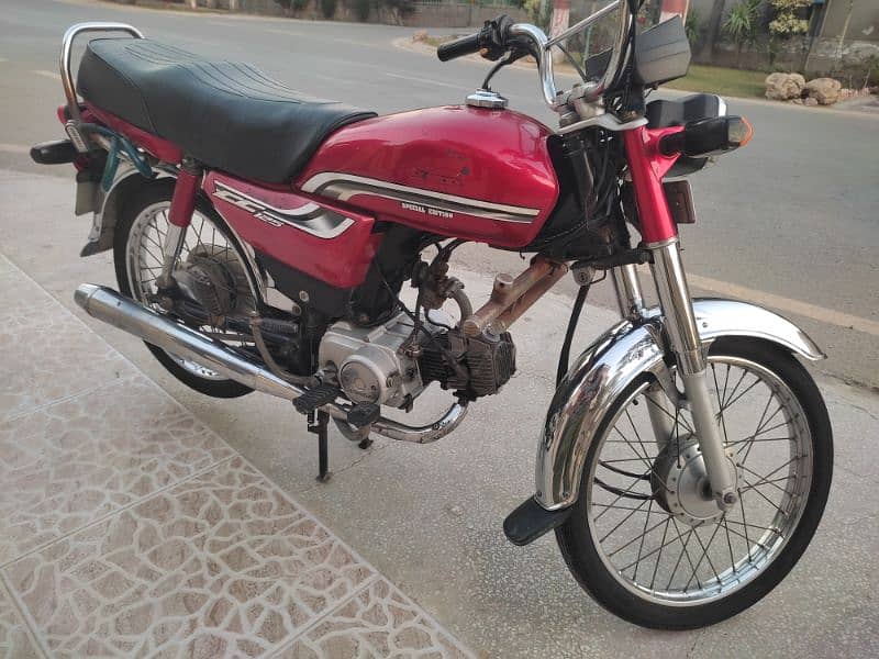 Honda CD-70CC 2016 First Owner - Well Maintained Bike 11