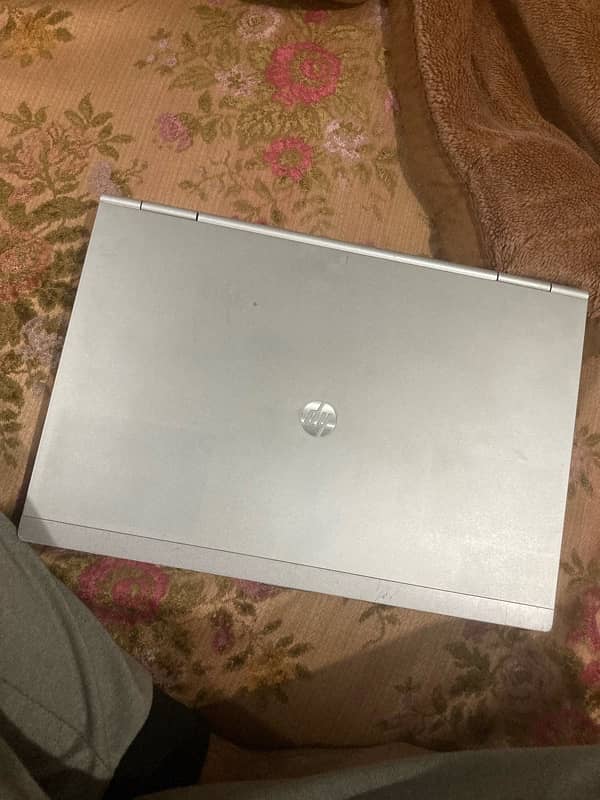 HP Elitebook 8450p in Cheap price with bag 1