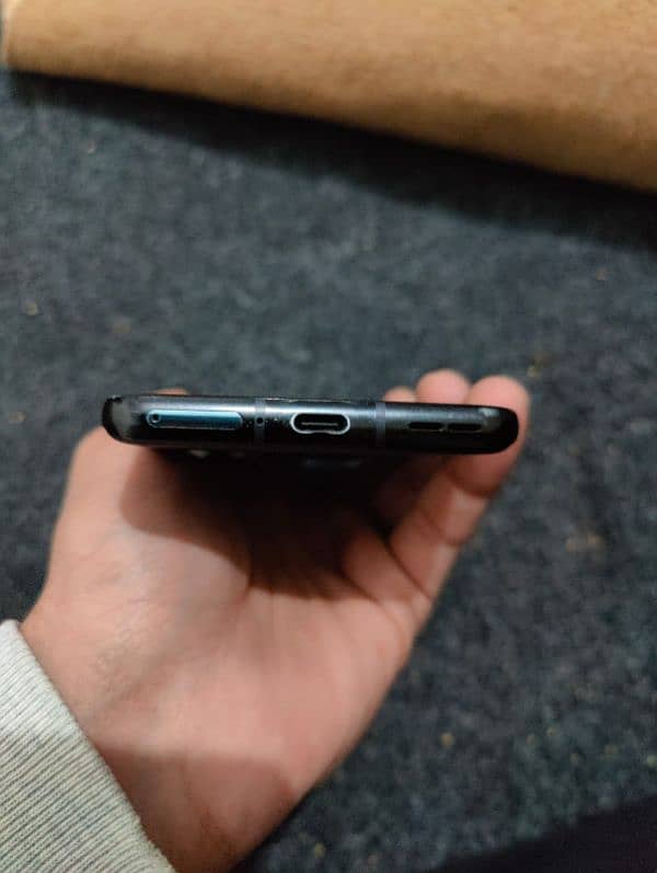 oneplus9pro 12+256 all ok updated mobile ha koi line nhi ha na koi 5