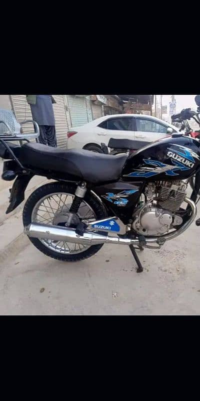 Suzuki 150 GS 10 by 10 condition 2