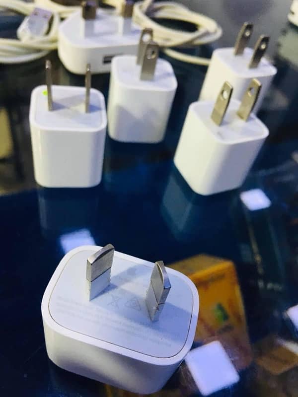 APPLE ORIGINAL Charger 9