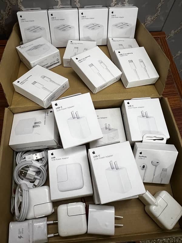 APPLE ORIGINAL Charger 17