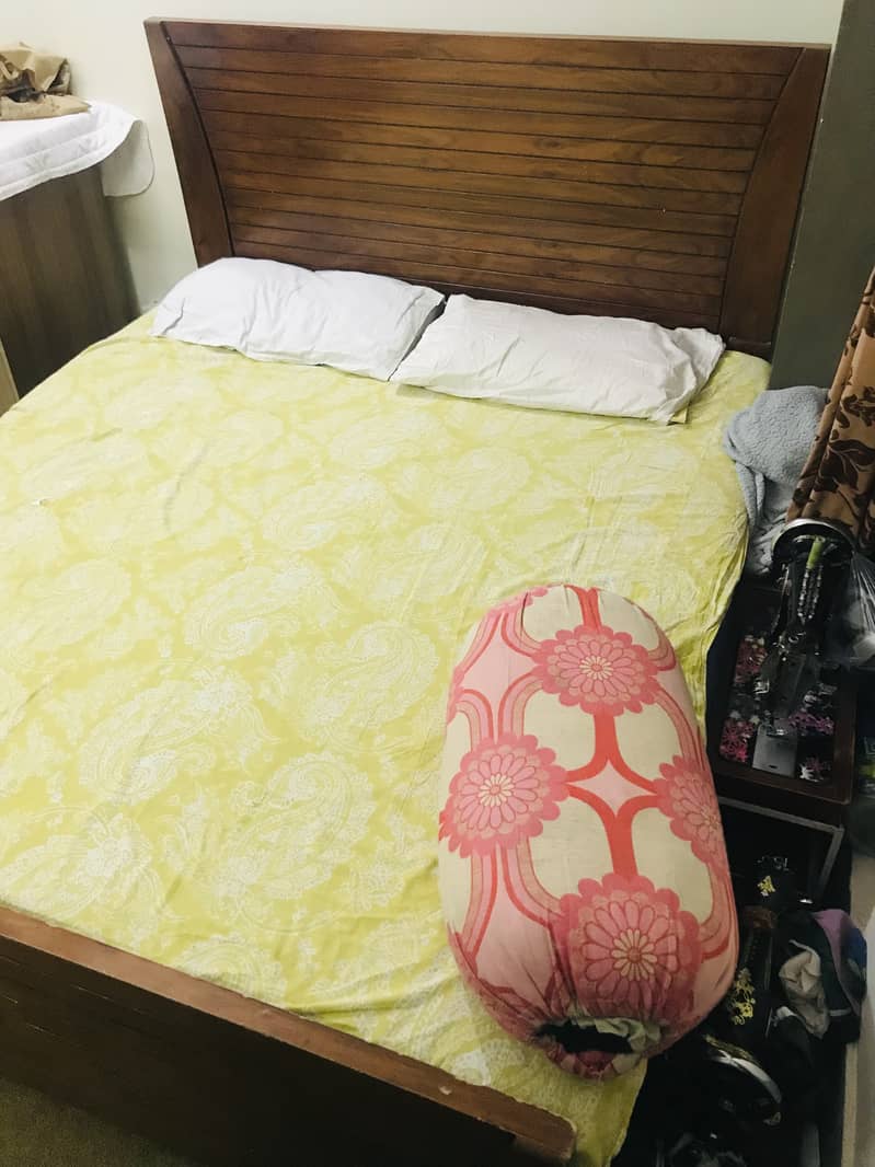 King Size bed With Foam and Single side tabe for sale 2