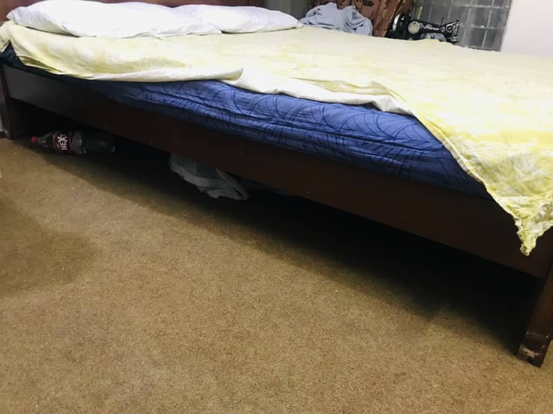 King Size bed With Foam and Single side tabe for sale 3