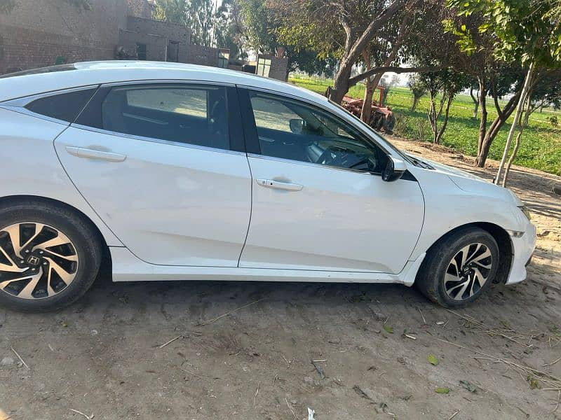 Honda Civic 2017 8