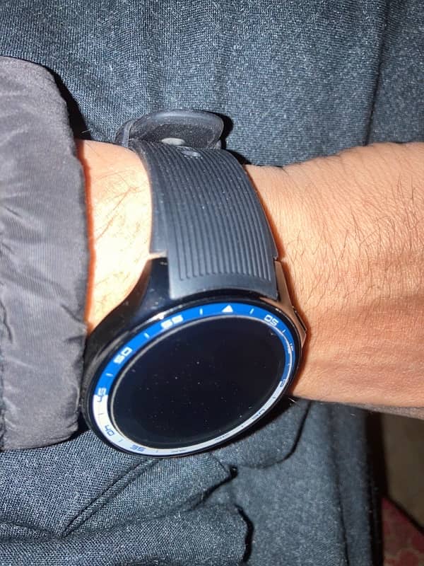 DT No. 1 Smartwatch 1