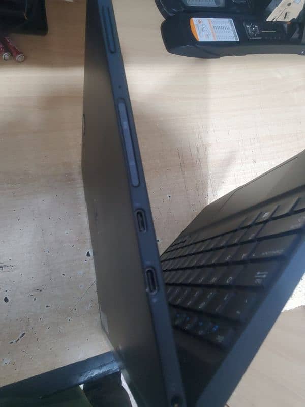 Dell latitude 7285 i7 7th gen (2 in 1) 6