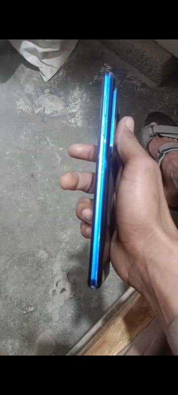 Aquos R5 Available for sale best for gaming 5