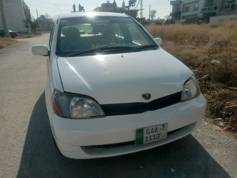 Toyota Platz 2001 4