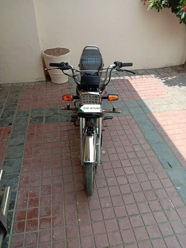 Honda CD70 7