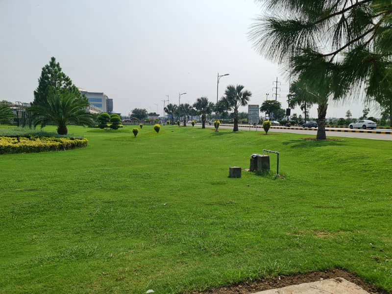 One kanal pair (40 marla) plot immediate back of 100 ft road block V plots for sale 2