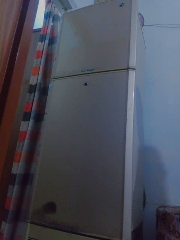 refrigerator medium size 0