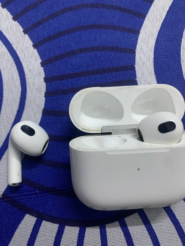 Apple AirPods 3rd generation 1