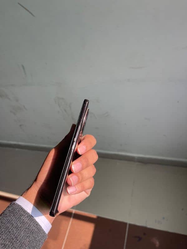 Vivo V30e 1