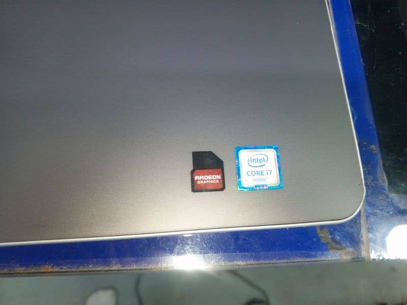 Dell Inspiron 5789 Ci7 6th gen 4gb dedicated 2