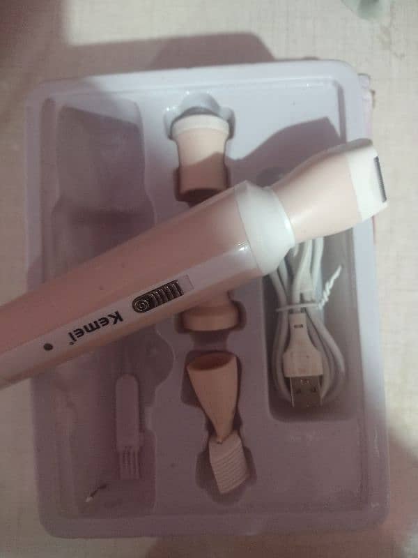 kemei 4 in 1 Ladies shaver 4