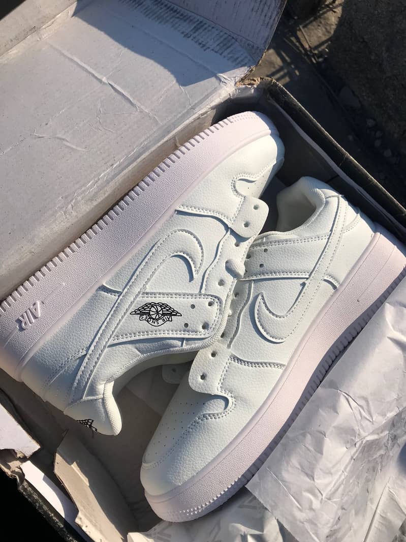 size 9 - brand new white shoes 2