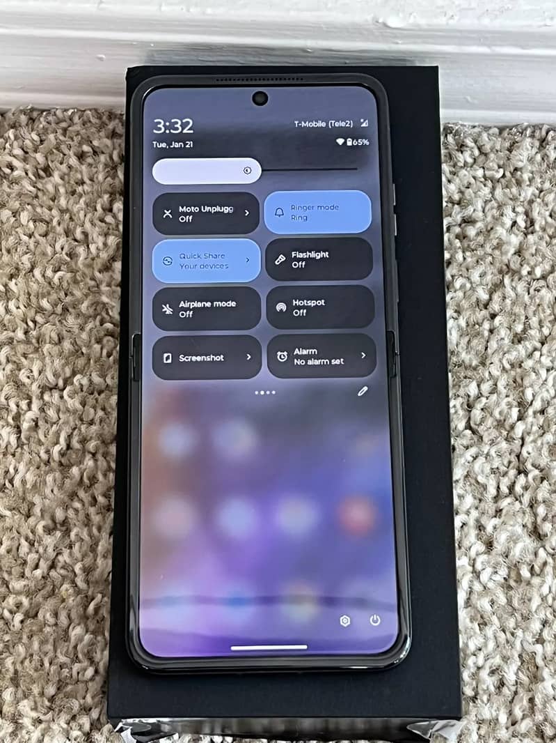 Motorola Razr 5G 256GB  Gray XT24533 7