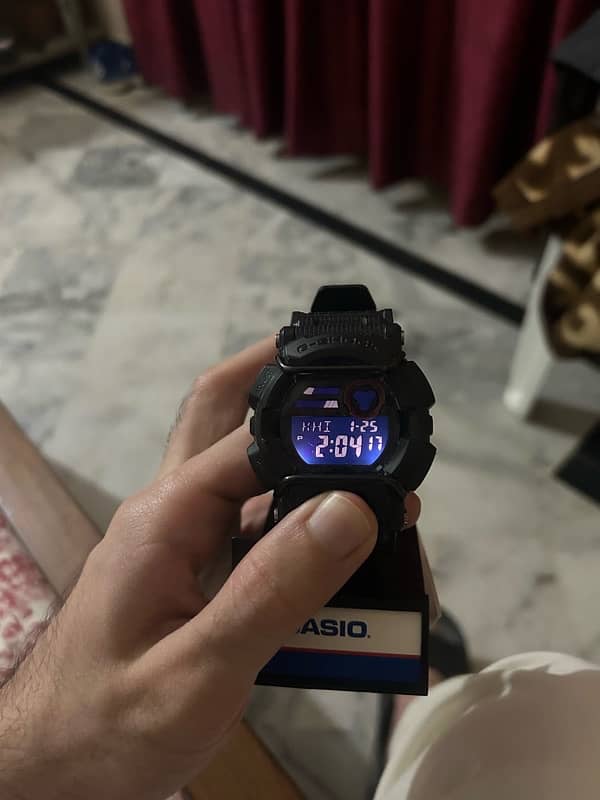 new gd400 g shock not used once in good new condition 2