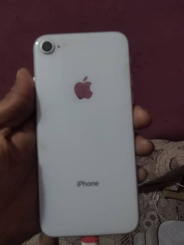 iphone 8 motorola one 1