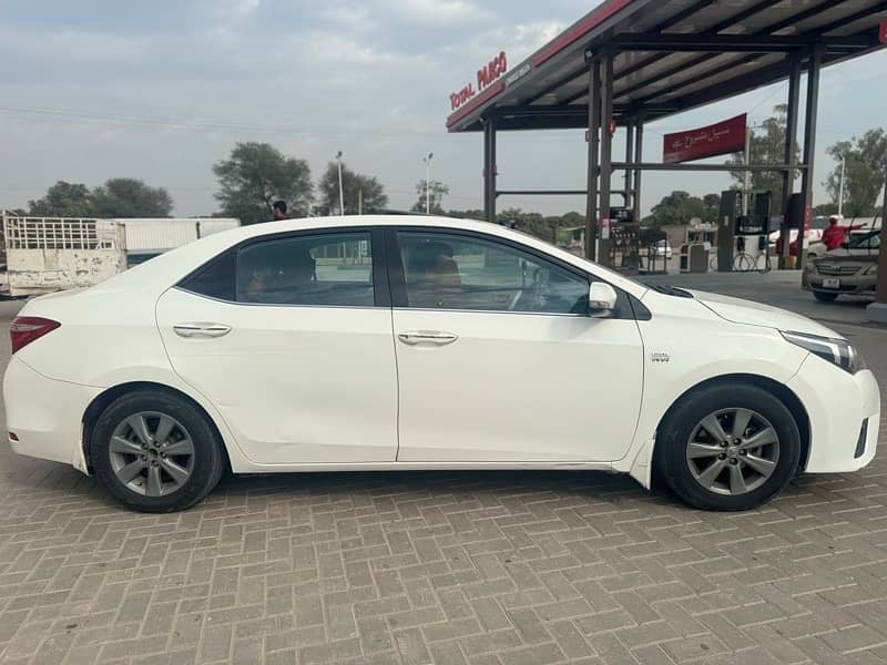 Toyota Altis Grande 2016 3